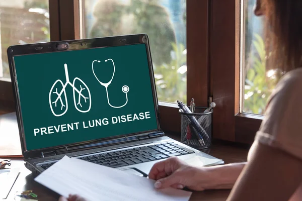 Laptop Screen Displaying Lung Disease Prevention Concept — Stock Photo, Image