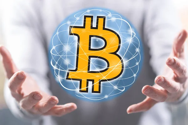 Bitcoin Para Birimi Kavramı Içinde Geçmiş Bir Adamın Elleri Yukarıda — Stok fotoğraf