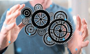 Arka plandaki bir adamın elleri arasındaki takım çalışması kavramı