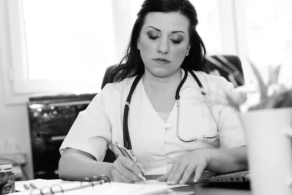 Portrait Young Female Doctor Medical Office Black White — Stock Photo, Image