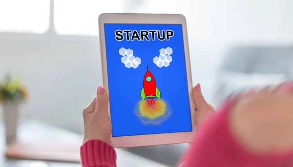 Tablet Screen Displaying Start Concept — Stock Photo, Image