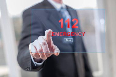 Adam elleriyle bir dokunmatik ekranda acil bir kavram dokunmadan