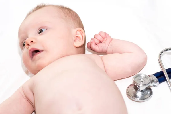 Söt Baby Med Stetoskop — Stockfoto