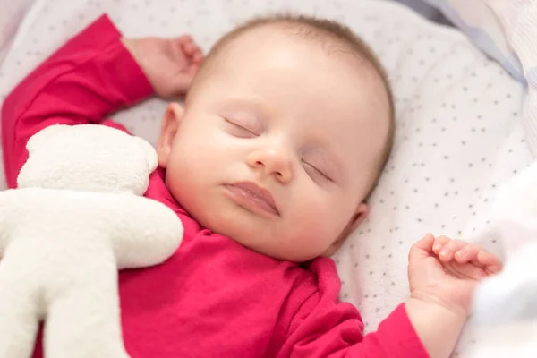 Retrato Bebê Bonito Menina Dormindo Seu Berço — Fotografia de Stock