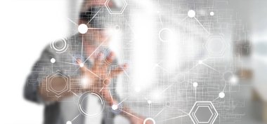 Adam onun parmak dokunmatik ekranlı cep bilgisayarlarda sanal ağ dokunmadan vr kulaklık ile