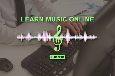 Çevrimiçi müzik dersi kavramı arka plandaki bir resimle gösterilmiştir