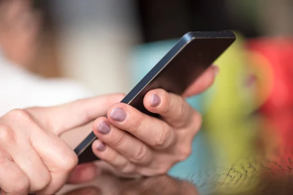 Close Woman Hands Using Mobile Phone — Stock Photo, Image