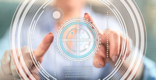 Parmaklarını dokunmatik ekranlı cep bilgisayarlarda sanal teknoloji kavramı dokunmadan kadın