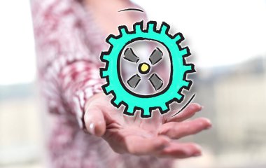 İş süreci kavramı arka planda bir kadının elini yukarıda