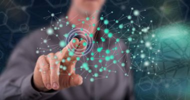 Onun parmak dokunmatik ekranlı cep bilgisayarlarda sanal ağ dokunmadan adam