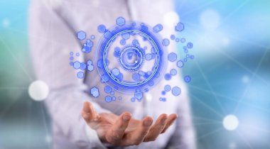 Arka planda bir adamın elini yukarıda dijital teknoloji kavramı