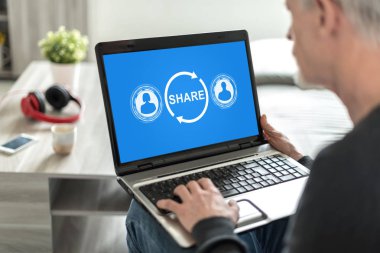 Dizüstü ekran paylaşımı kavramı görüntüleme