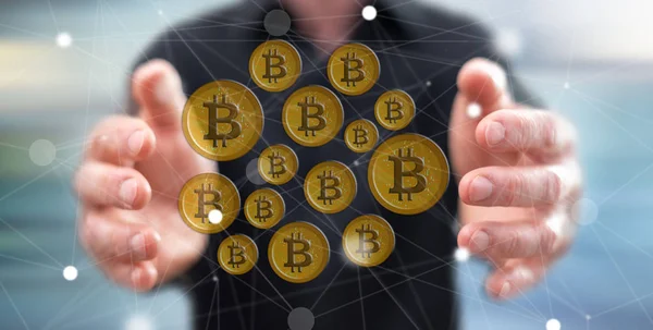 백그라운드에서 남자의 Bitcoin — 스톡 사진