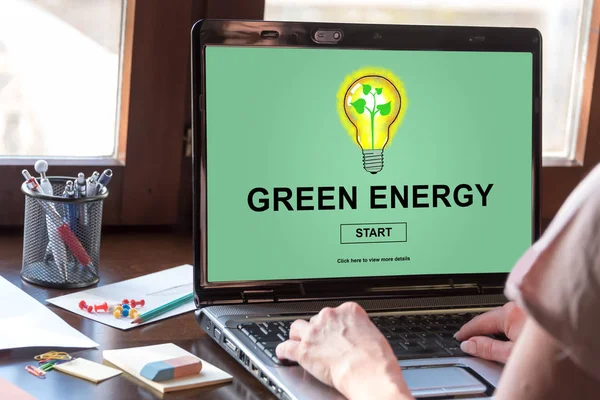 Pantalla Ordenador Portátil Que Muestra Concepto Energía Verde —  Fotos de Stock