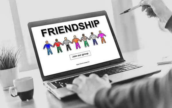 Ekran Laptopa Wyświetlanie Pojęcie Przyjaźni — Zdjęcie stockowe