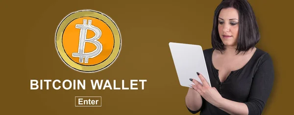 Kvinna Med Hjälp Digital Tablett Med Bitcoin Plånbok Koncept Bakgrunden — Stockfoto