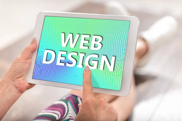 Mujer Usando Una Tableta Con Concepto Diseño Web — Foto de Stock