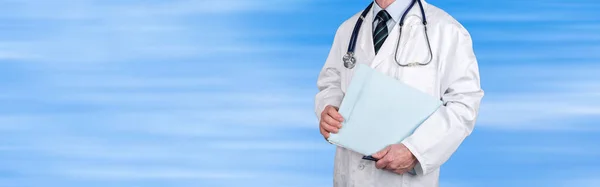 Doctor Holding Medical File Blurred Background — Stock Photo, Image