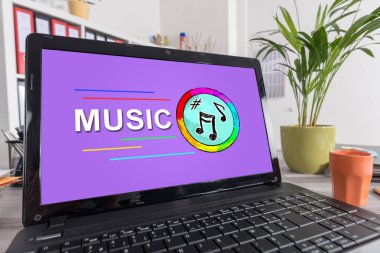 Bir dizüstü bilgisayarda çevrimiçi müzik konsepti