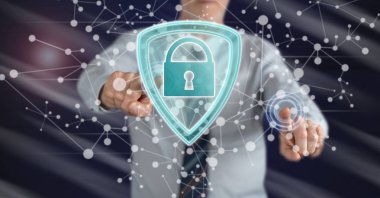 Bir veri güvenlik kavramı bir dokunmatik ekranda parmaklarıyla dokunarak adam