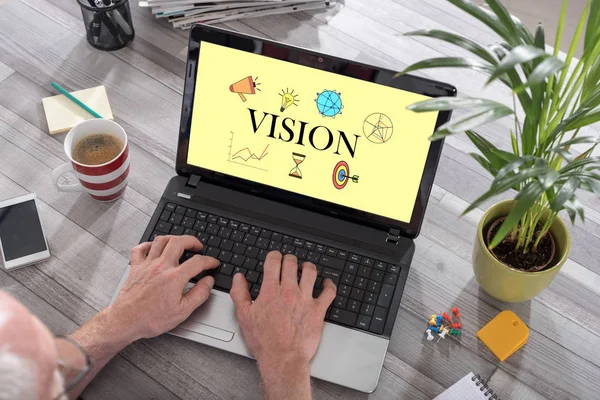 Mann Mit Laptop Mit Vision Konzept Auf Dem Bildschirm — Stockfoto
