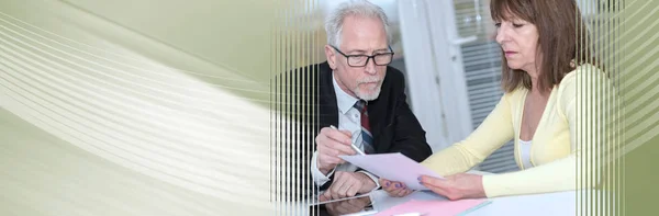 Financial Consultant Giving Advices Female Client Panoramic Banner — Stock Photo, Image