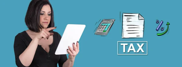 Frau Nutzt Digitales Tablet Mit Steuerkonzept Hintergrund — Stockfoto