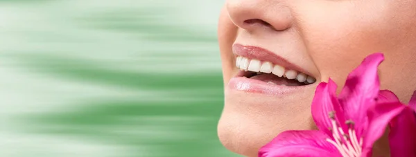 Close Beautiful Woman Face Flower Blurred Background — Stock Photo, Image