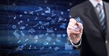 Adam iş karalamalar bir dokunmatik ekran üzerinde bir stylus kalem ile dokunmak