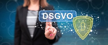 Gdpr kavramı (Almanca bir metnin dsgvo) parmaklarını dokunmatik ekranlı cep bilgisayarlarda dokunmadan kadın