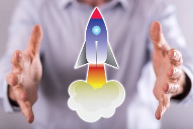 Başlangıç kavramı içinde geçmiş bir adamın elleri arasında