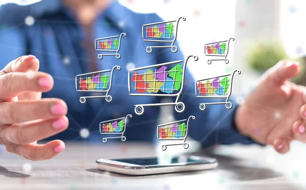 Smartphone Val Vásárlás Koncepció Közötti Kezében Egy Háttérben — Stock Fotó