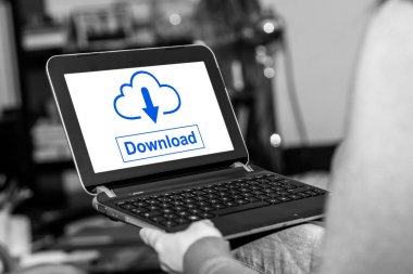 Veri indirme kavramını gösteren tablet ekran