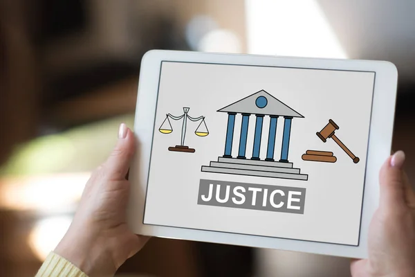 Планшетний Екран Відображає Концепцію Справедливості — стокове фото