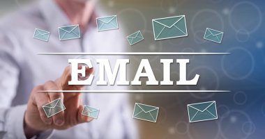 Bir e-posta kavramı dokunmadan adam