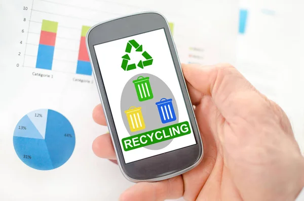 Concetto di riciclaggio su smartphone — Foto Stock
