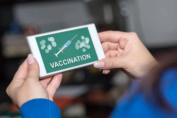 Concetto di vaccinazione su uno smartphone — Foto Stock