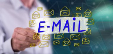 Bir e-posta kavramı dokunmadan adam