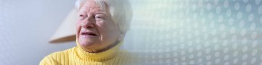 Yaşlı bir kadının portresi. panoramik afiş