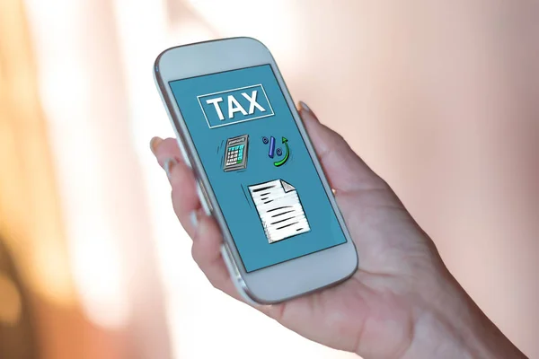 Daňová koncepce na smartphone — Stock fotografie