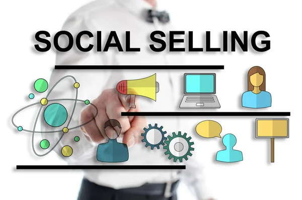 Sociala säljande konceptet visas av en man — Stockfoto