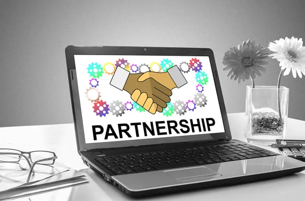 Partnership concept on a laptop screen — Stock Photo, Image
