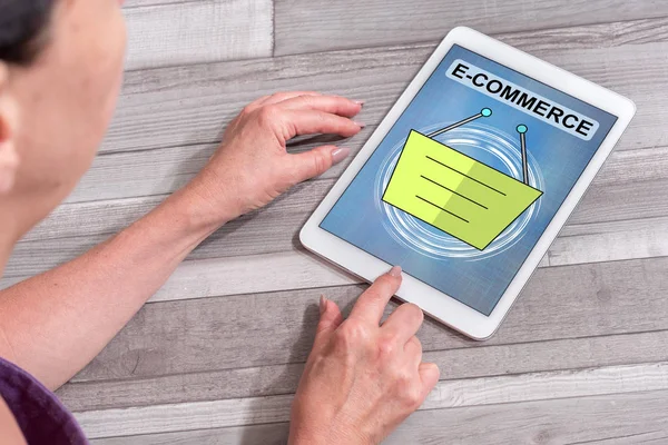 E-commerce concept op een tablet — Stockfoto