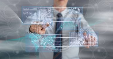 Adam bir iş dijital arabirimi kavramı dokunmadan