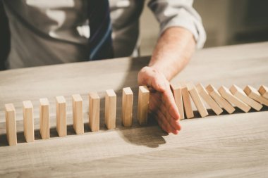 Domino etkisi durdurma tarafından iş denetim kavramı