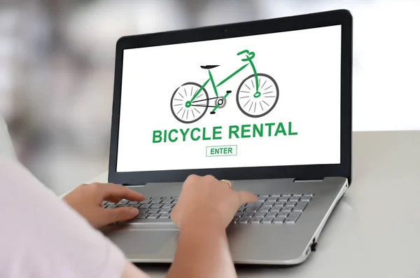 Fahrradverleihkonzept auf dem Laptop — Stockfoto