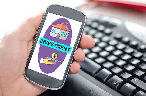 Concept d'investissement sur smartphone — Photo