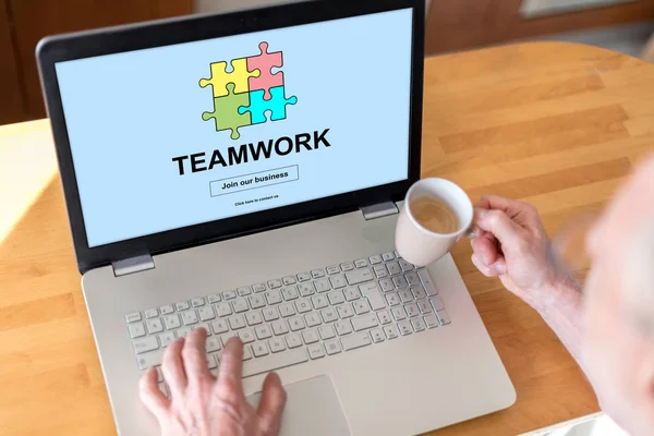 Teamwork concept op een laptop — Stockfoto