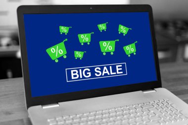 Bir dizüstü bilgisayarda büyük satış konsepti
