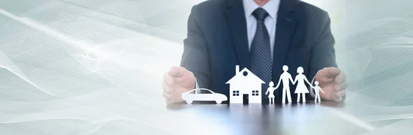 Koncepce pojištění rodinných, domácích a automobiloven. panoramatický proužek — Stock fotografie
